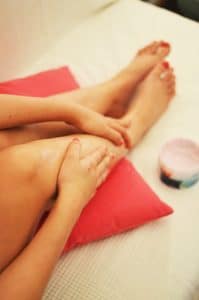 solutions boutons sur les jambes